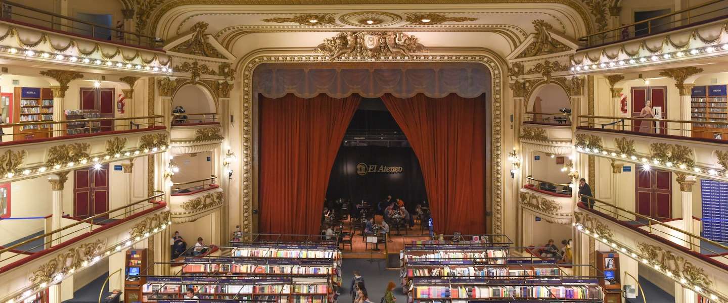 Ontdek de Magie van Grote Boekenwinkels: Een Wereld van Literatuur